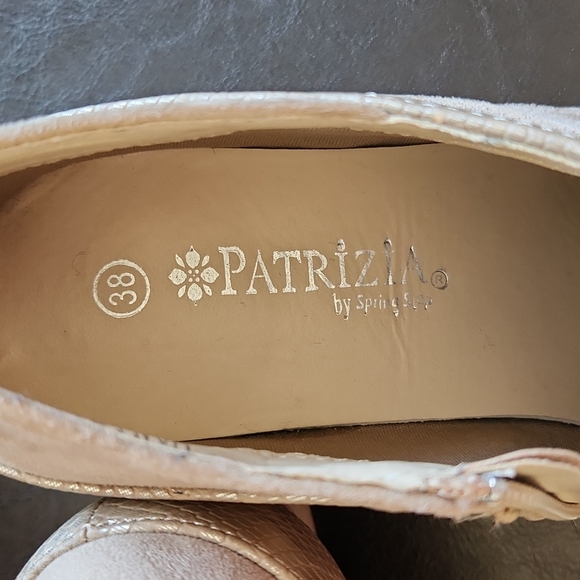 Tan suede booties/heels, sz 38 - Picture 7 of 8